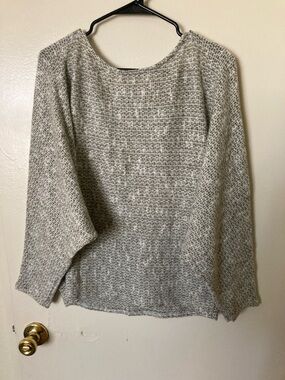 Cozy Women's Textured Crewneck Sweater - Light Gray